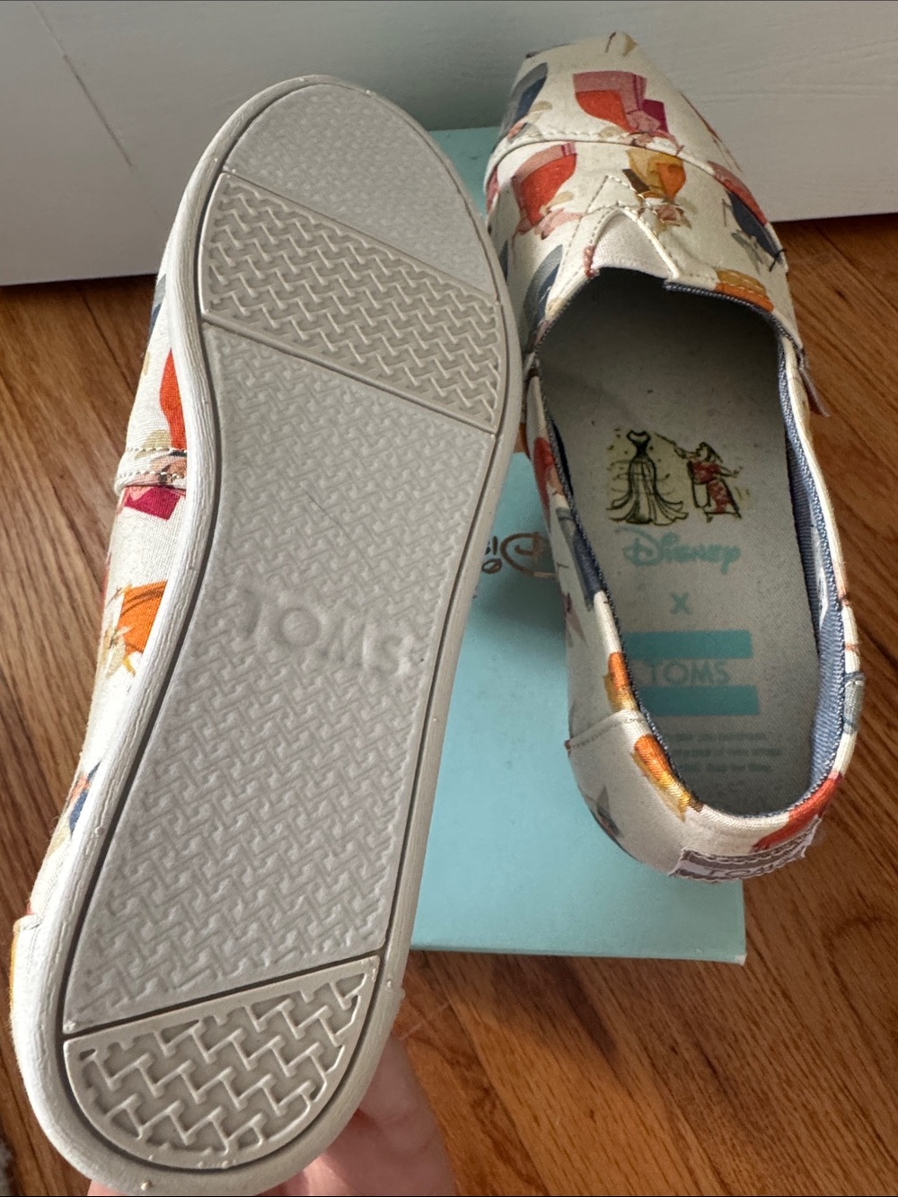 Toms & Disney! Cream Canvas Slip-On Flats with Multicolor Fairies Print - Picture 4 of 4